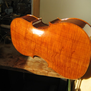 Cello Varnishing